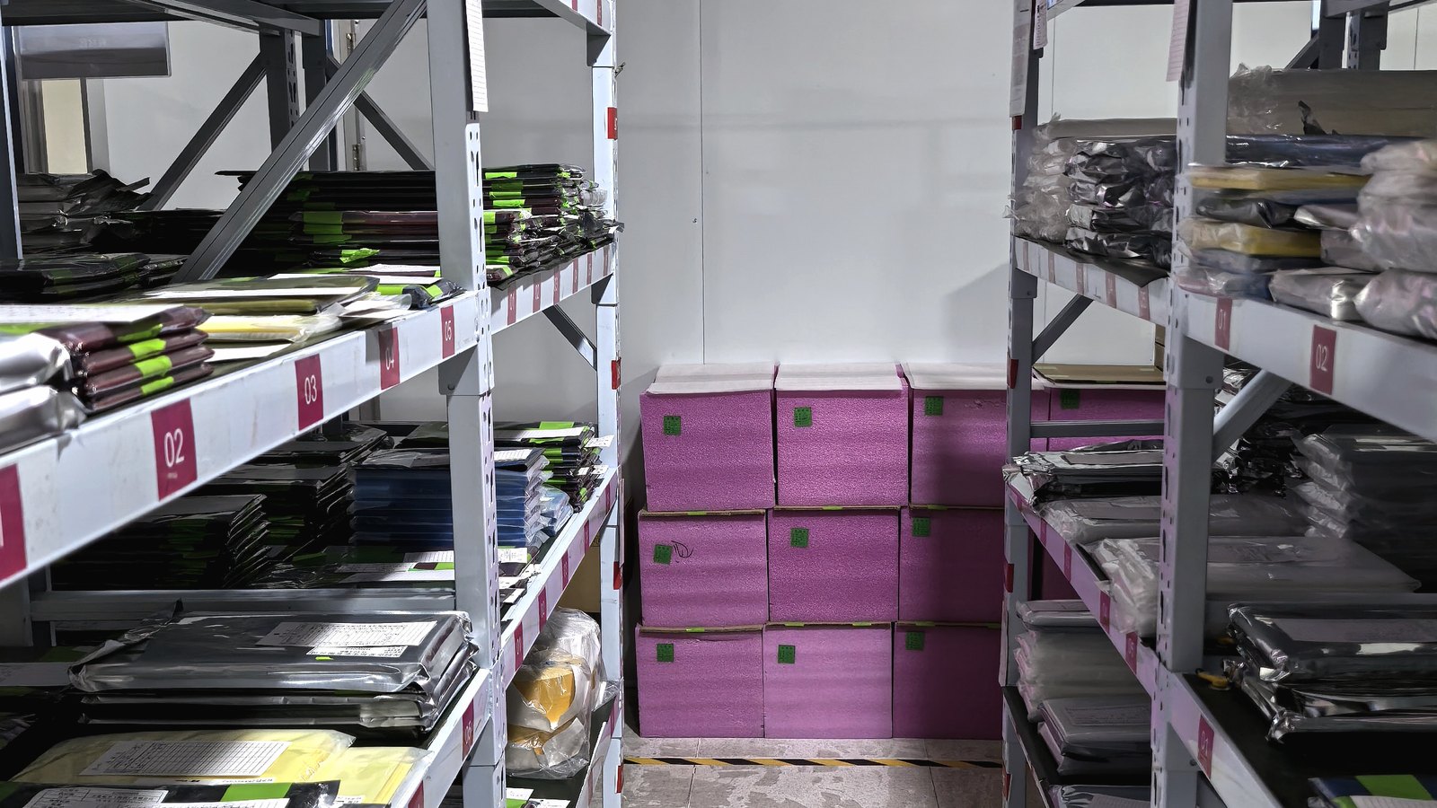 AMGOO warehouse shelving for laptop repair parts